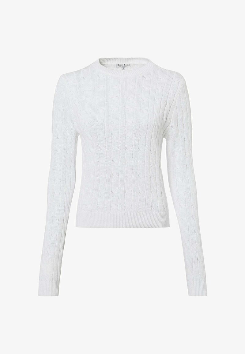 Pull blanc à manches longues en maille torsadée avec col rond, poignets et ourlet côtelés, présentant une coupe ajustée et un motif texturé.