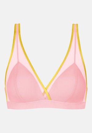 Soutien-gorge en maille rose avec bordure jaune, bonnets triangulaires et fines bretelles réglables sur fond blanc.