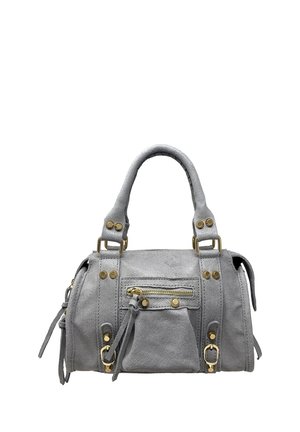 Borsa in camoscio grigio con doppi manici, tasca frontale con cerniera, ferrature color oro, dettagli con fibbia e borchie.