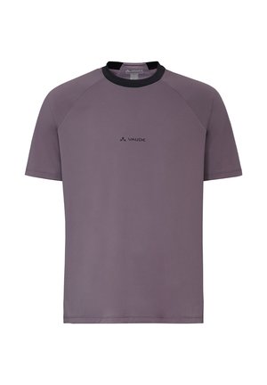 Paarse sportshirt met korte mouwen, zwarte ronde hals en klein zwart Vaude-logo in het midden van de borst.