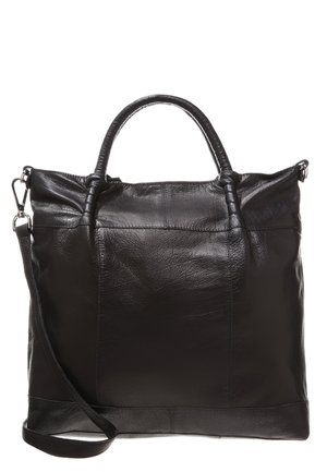 Zwarte leren shopper met twee bovenhandvatten en een afneembare schouderriem, met zilverkleurige metalen details.