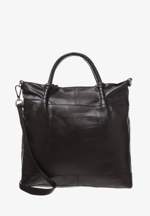 Bolso tote de cuero negro con dos asas superiores y una correa de hombro desmontable, con detalles de herrajes en tono plateado.