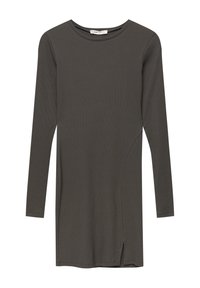 Robe en maille côtelée gris foncé à manches longues avec encolure ronde et petite fente avant sur l'ourlet, étalée à plat.