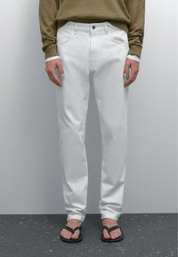 Massimo Dutti SLIM FIT - Jeans slim fit - white
