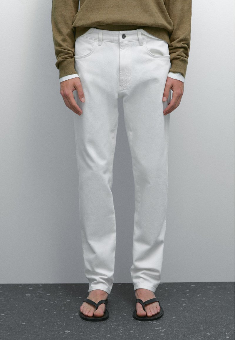 Massimo Dutti SLIM FIT - Jeans slim fit - white
