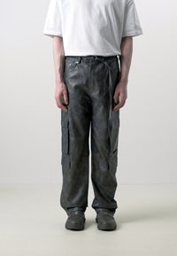 Don't Waste Culture SHERIDAN UNISEX - Hlačami s stranskimi žepi - grey/brown leather