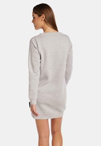 Bruno Banani MIT LOGOSCHRIFTZUG BULLOCK - Jerseykleid - grau   melange