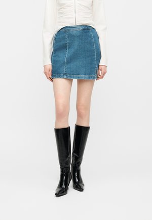 Pieces, PCSILKE HW SLIT SKIRT BC - Jupe en jean - medium blue denim