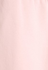 Nike Sportswear PLUS - Calças de fato de treino - atmosphere/white