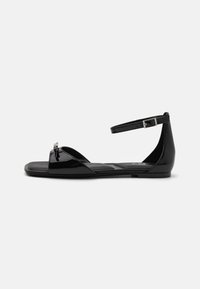 DAZEY FLAT ANKLE STRAP - Sandales - black