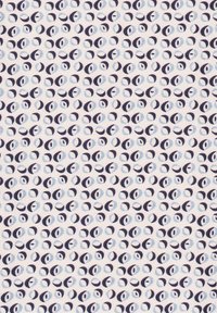 Wiederholendes Muster aus kleinen, runden Formen, die Halbmonde ähneln, in Schwarz und Hellblau auf einem weißen, strukturierten Stoffhintergrund.