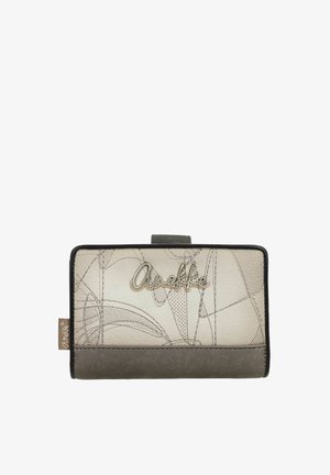 Cartera rectangular beige y gris con patrón abstracto de costuras, borde negro y logotipo metálico "Anekke" en el frente.