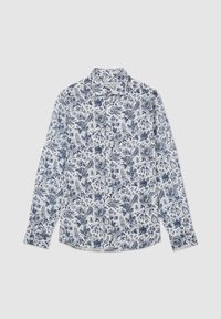 Camicia a maniche lunghe con bottoni in un motivo floreale bianco e blu navy. Presenta un colletto classico e una texture di tessuto morbido.