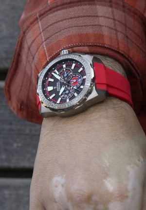 Festina Kronografski ručni sat - red