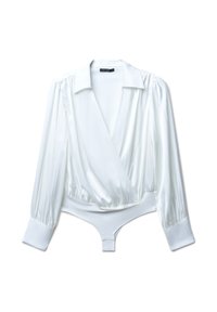 Body in raso bianco con maniche lunghe a sbuffo, scollo a V e fondo aderente. Presenta un colletto classico e una texture liscia.