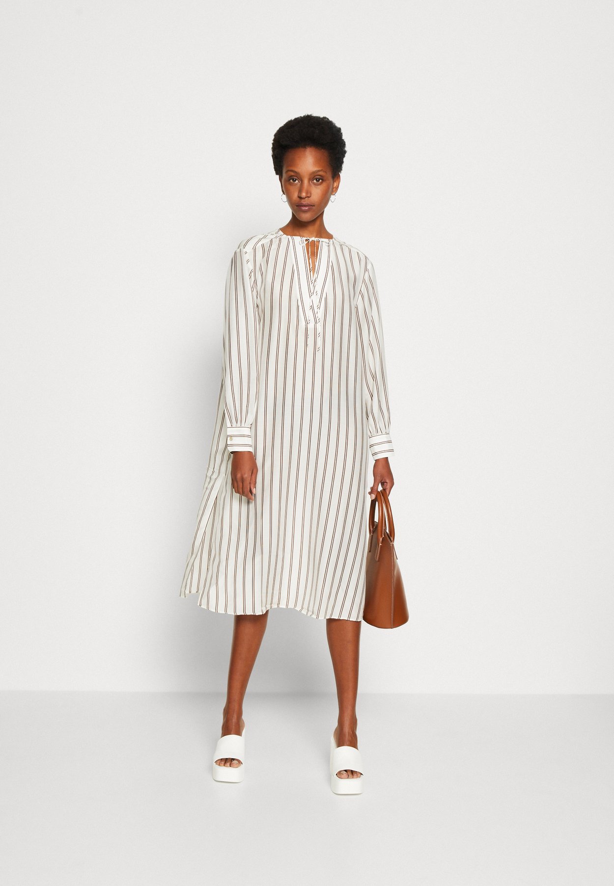 RELAXED CAFTAN