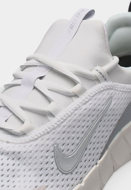Nike FREE RIDE UNISEX - Road running shoes - white/metallic silver-coloured/light smoke grey/sail/black — photo 7