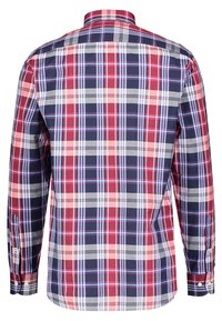 Camisa de manga larga a cuadros en colores rojo, azul marino y blanco. El diseño incluye patrones de cuadrados variados y puños con botones.