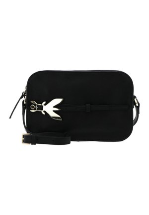 Sac bandoulière rectangulaire en cuir noir avec bandoulière réglable et détail décoratif brillant en forme d'oiseau argenté sur le devant.