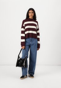 Vero Moda VMINEZ HIGHNECK BOO - Strikkegenser - winetasting/birch