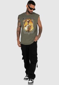 MJ Gonzales SLEEVELESS TEE - Top - olive