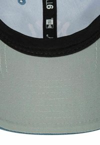 New Era 9TWENTY    DISTRESS NEW YORK YANKEES  - Gorra - sky blue
