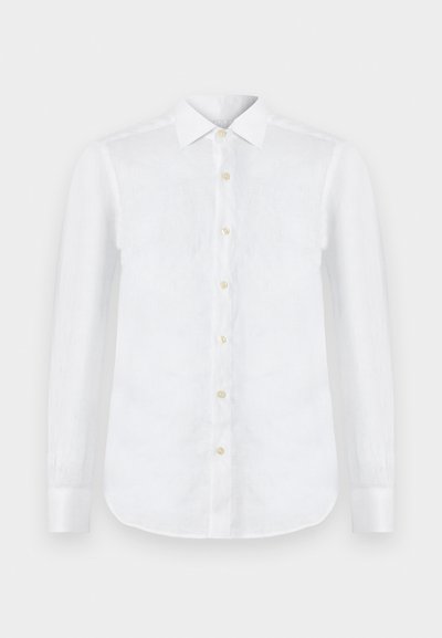 Camicia bianca con maniche lunghe, chiusura con bottoni e colletto a punta, con sette bottoni chiari sul davanti.