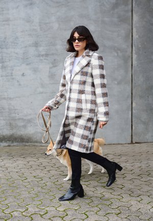 Kaffe ELENA - Klassinen takki - grey beige check