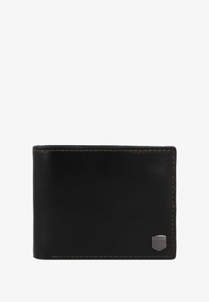 Portefeuille en cuir noir avec des coutures marron, de forme rectangulaire, et un petit logo en métal accent sur le coin inférieur droit. Texture lisse.