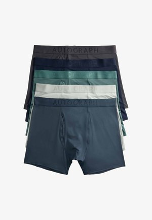 Vijf paar herenboxershorts in grijs, marineblauw, groen, lichtgrijs en donkerblauw, gestapeld met "AUTOGRAPH" op elke tailleband.