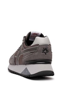 W6YZ YAK-M. - Zapatillas - Militärgrüne/verde Oliva