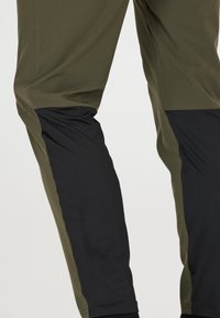 Endurance TIGHTS JEEN - Jogginghose - ivygreen