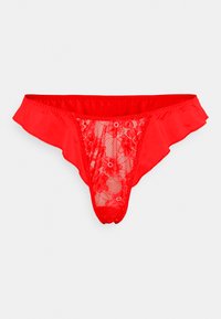 Fio dental vermelho com parte da frente rendada, apresentando padrões florais. Tecido suave, bordas franzidas e uma cintura estreita. Design leve e ajustado ao corpo.
