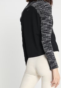 Nike Performance Sweatshirt - black