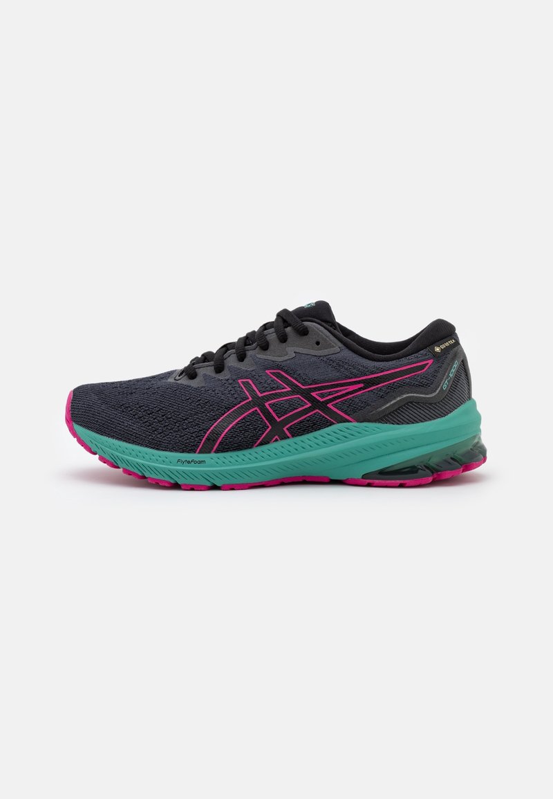 Chaussure de course en maille noire avec une semelle intermédiaire turquoise et une semelle extérieure rose ; présente des accents roses sur le dessus et un talon rembourré pour le soutien.