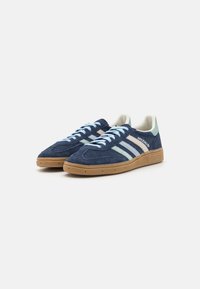 adidas Originals HANDBALL SPEZIAL - Tenisky - night indigo/hazy green/clear sky