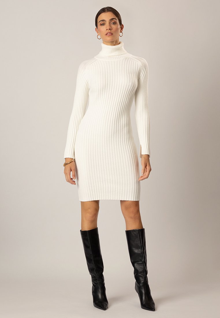 Apart Gebreide jurk crème