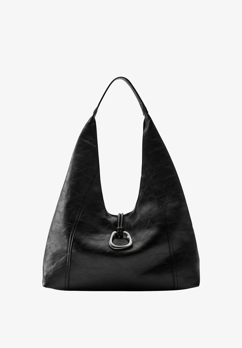 Sac d'épaule en cuir noir avec une forme souple et décontractée et une seule bandoulière, avec un détail d'anneau métallique argenté à l'avant.