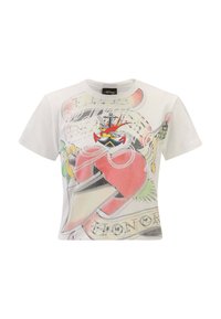 Witte katoenen T-shirt met korte mouwen, met een kleurrijk grafisch ontwerp dat een hart, een anker en tekstaccenten bevat.