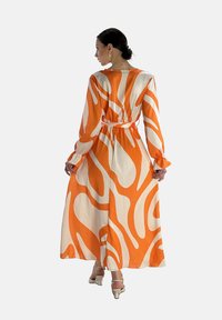 Elara Robe longue - orange