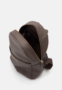 Valentino Bags NEVER - Mugursoma - taupe