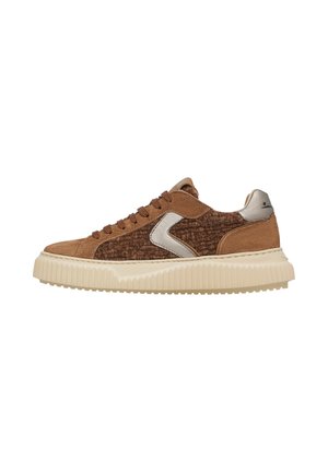 SNEAKER - Trainers - braun