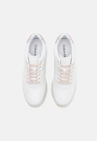 Calvin Klein RUNNER LACE UP - Trainers - white/crystal grey
