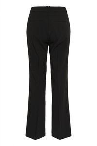 Schwarze Hose mit geradem Bein, zwei Gesäßtaschen, glatter Stoffstruktur und einem Bund mit zwei Schlaufen für eine verstellbare Passform.