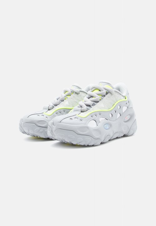 PUMA LA FRANCE RNR REFLECTION JR UNISEX - Basketball shoes - flat light gray/sunset glow/yellow alert — foto 2