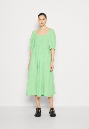 YAS YASTAMMI MIDI DRESS - Denné šaty - green