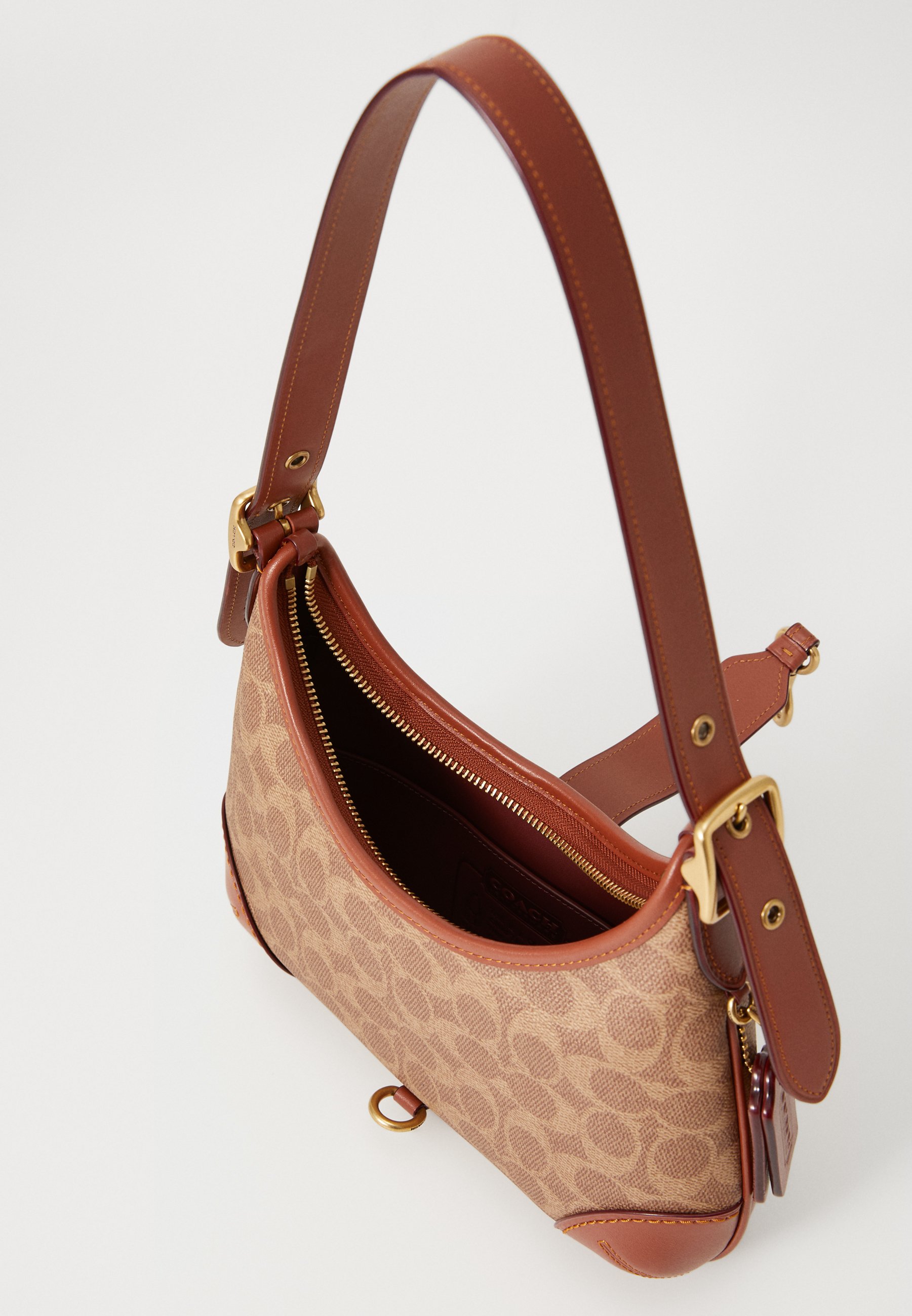 COACH HAMPTONS HOBO BAG IN SIGNATURE CANVAS - Handbag - tan