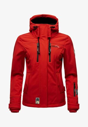 Czerwona kurtka z miękkiego materiału z wysokim kołnierzem, regulowanym kapturem i zamykanymi na zamek kieszeniami. Posiada czarne akcenty metalowe oraz logo na klatce piersiowej.