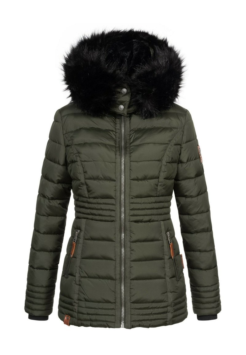 Chaqueta acolchada verde oliva con capucha de piel sintética negra extraíble, cierre con cremallera, bolsillos laterales y puños acanalados; presenta una textura acolchada.