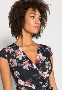 Anna Field Vestido de malha -  black|multi coloured